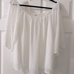 White off the shoulder flowy shirt!